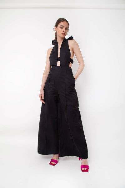 Atlanta Plunge Neck Bow Tie Halter Jumpsuit: Small / Black