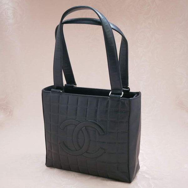 CHANEL Navy LEATHER E/W CHOCOLATE BAR TOTE BAG