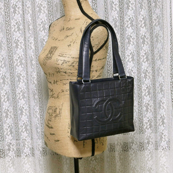 CHANEL Navy LEATHER E/W CHOCOLATE BAR TOTE BAG